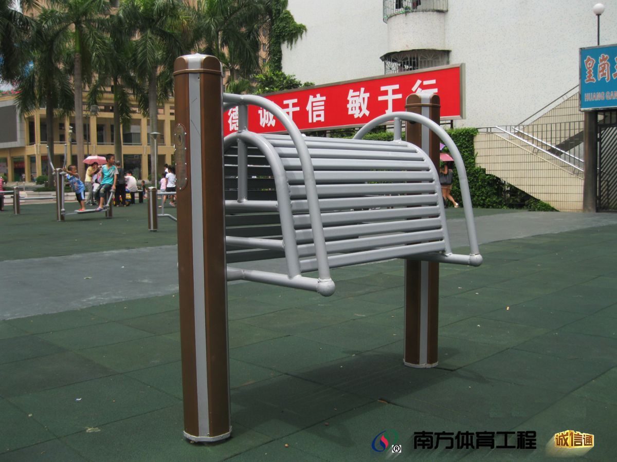 深圳深圳市南山区南头街道马家龙社区居委会马家龙社区名仕春天小区篮球架